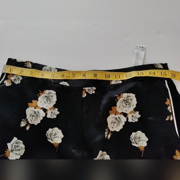 Zara Women’s Black  Pants With Purple Flowers, Please See Measurements 🧧 - Picture 4 of 8